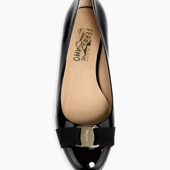 EUC FERRAGAMO Varina Patent Leather Ballet Flats - Size 7 - Picture 3 of 12